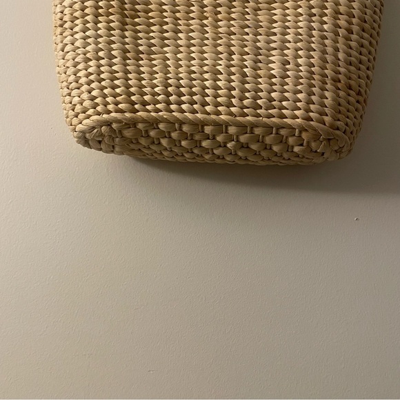 Woven Tote Bag with American Flag Design - Picture 7 of 9